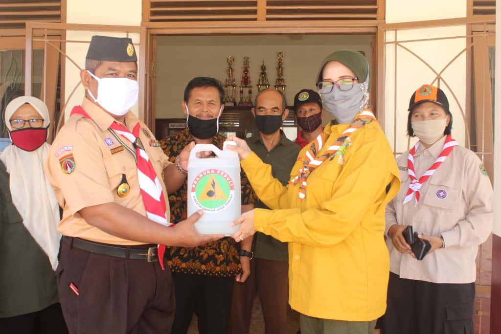 Pramuka Peduli Kwarda Jateng Salurkan Handsanitizer dan Minuman Imunitas Tubuh Ke Kwarcab Boyolali – Kwartir Cabang Boyolali Pramuka Peduli Kwarda Jateng Salurkan Handsanitizer dan Minuman Imunitas Tubuh Ke Kwarcab Boyolali – Kwartir Cabang Boyolali