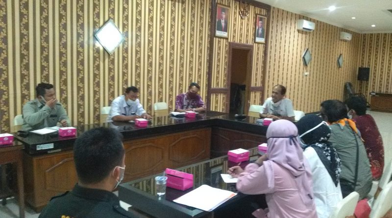 Rapat Terbatas Bidang Abdimas Humas Untuk Penanganan COVID-19 Tahap II Rapat Terbatas Bidang Abdimas Humas Untuk Penanganan COVID-19 Tahap II