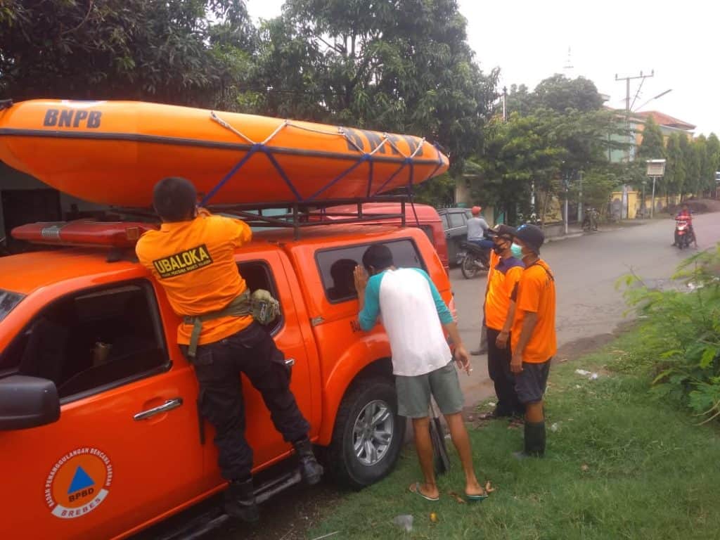 Pramuka Peduli Kwarcab Brebes ikuti Bersih-Bersih Kali Sigeleng Pramuka Peduli Kwarcab Brebes ikuti Bersih-Bersih Kali Sigeleng