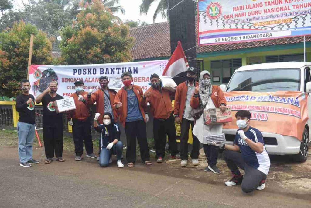 Posko Siaga Tanggap Bencana Pramuka Peduli Sidanegara Terima Bantuan dari Paguyuban Keluarga Yogyakarta di Purbalingga Posko Siaga Tanggap Bencana Pramuka Peduli Sidanegara Terima Bantuan dari Paguyuban Keluarga Yogyakarta di Purbalingga