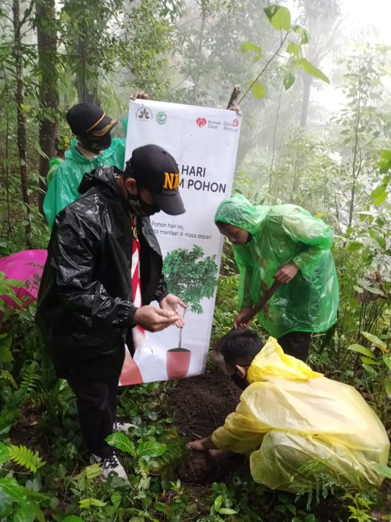 AKSI PRAMUKA PEDULI DI HARI MENANAMAN POHON – Kwarcab Banjarnegara AKSI PRAMUKA PEDULI DI HARI MENANAMAN POHON – Kwarcab Banjarnegara