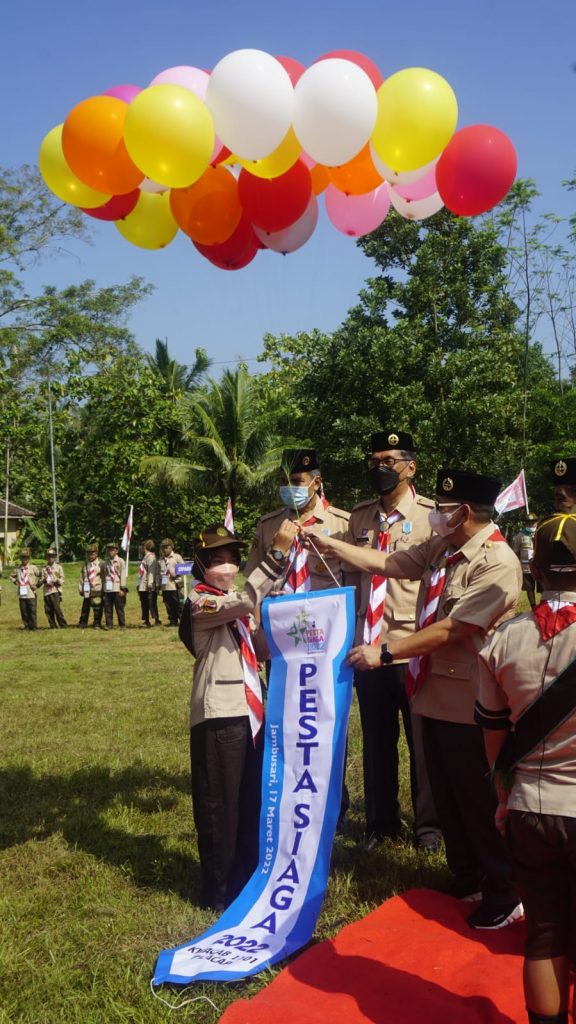 PESTA SIAGA CABANG DIGELAR DI BUPER JAMBUSARI KEC. JERUKLEGI PESTA SIAGA CABANG DIGELAR DI BUPER JAMBUSARI KEC. JERUKLEGI