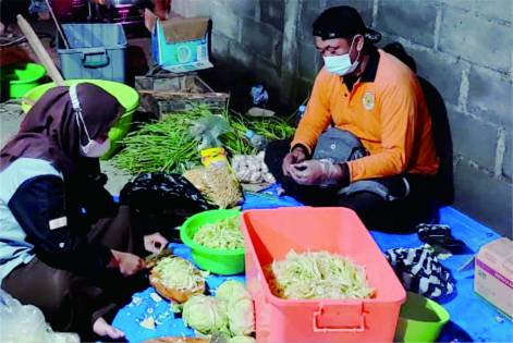 KWARCAB PURBALINGGA – Pramuli Kwarda Jateng dan Kwarcab Purbalingga Kolaborasi Dirikan Dapur Umum untuk Masyarakat Terdampak Banjir di Purworejo KWARCAB PURBALINGGA - Pramuli Kwarda Jateng dan Kwarcab Purbalingga Kolaborasi Dirikan Dapur Umum untuk Masyarakat Terdampak Banjir di Purworejo