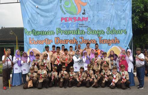 Dua barung putra dari Kwarcab Purbalingga yaitu MI Istiqomah Sambas Dua barung putra dari Kwarcab Purbalingga yaitu MI Istiqomah Sambas