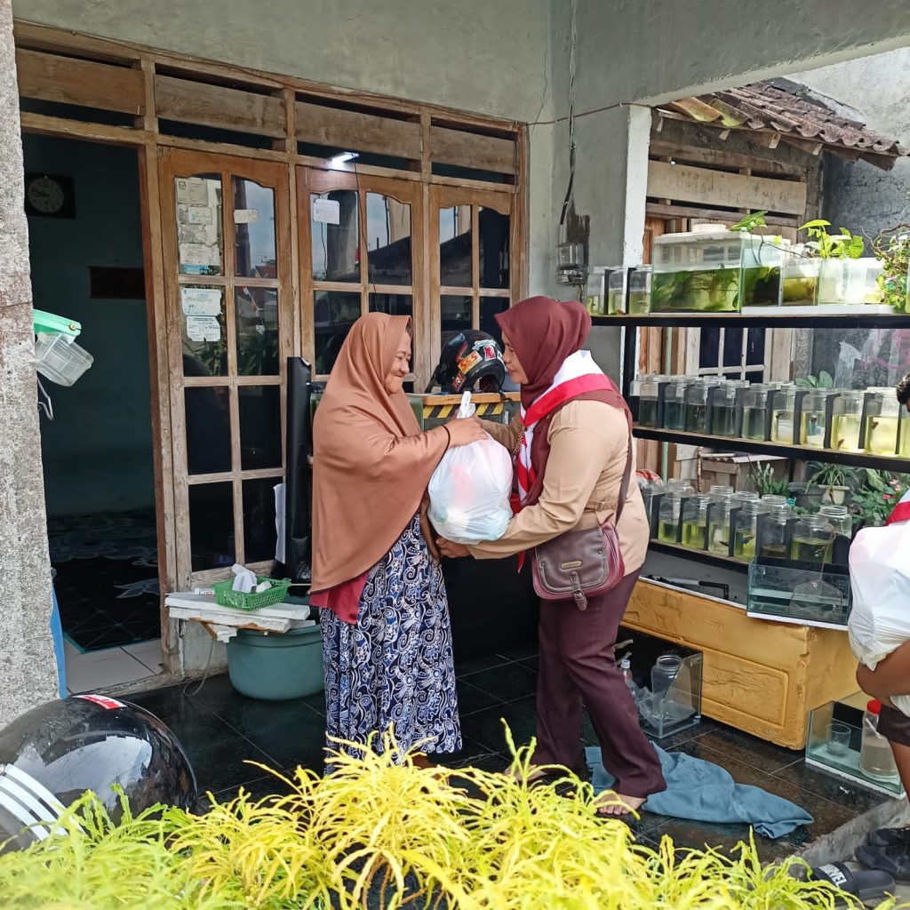 Merayakan Hari Jadi, Anggota Pramuka di Pangkalan SDN Kutowinangun 08 Adakan Bakti