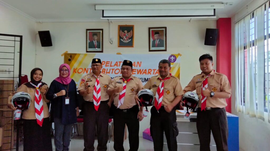 23 Kontributor siap diupgrade menjadi Pewarta Profesional dalam Pelatihan Kontributir Pewartaan Kwarcab Banyumas 23 Kontributor siap diupgrade menjadi Pewarta Profesional dalam Pelatihan Kontributir Pewartaan Kwarcab Banyumas