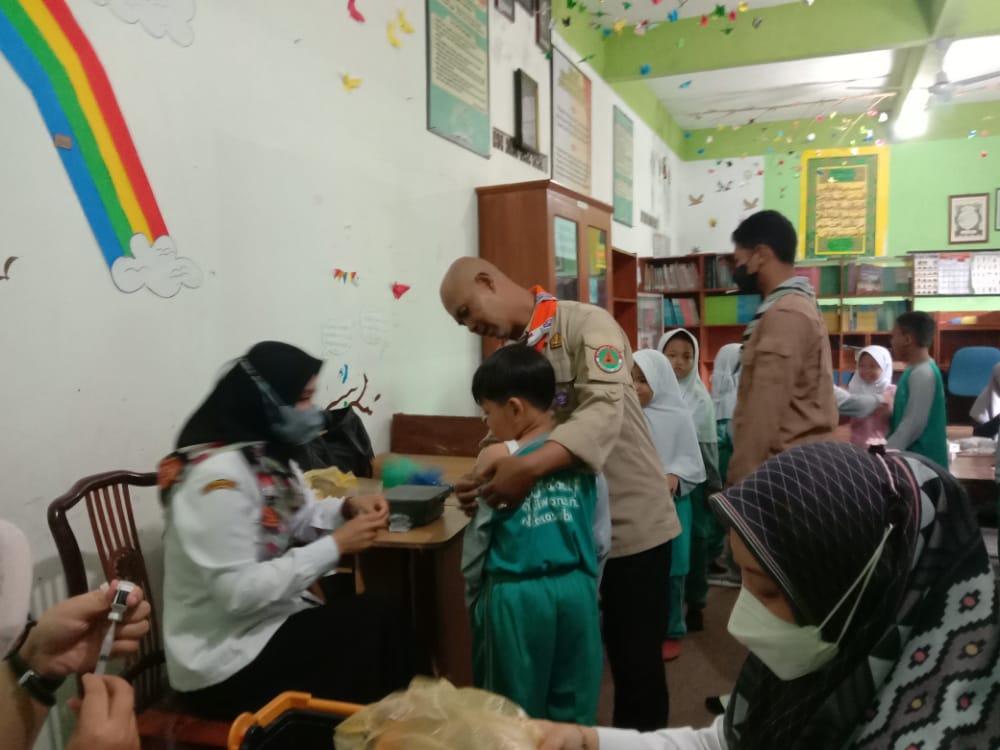 Pramuka Wonosobo Bantu Giat Imunisasi Anak Pramuka Wonosobo Bantu Giat Imunisasi Anak