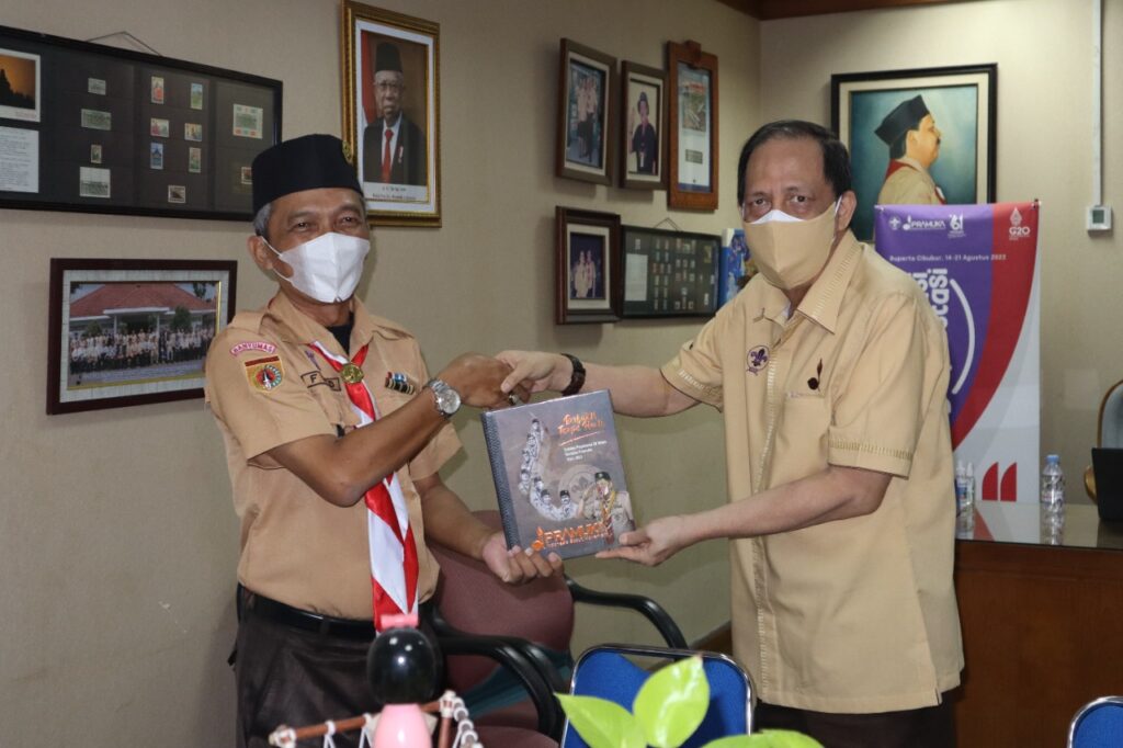 “Kalpavriksha Pustaka” Kwartir Cabang Banyumas Lakukan Penelusuran Informasi Kepramukaan ke Kwartir Nasional Gerakan Pramuka
