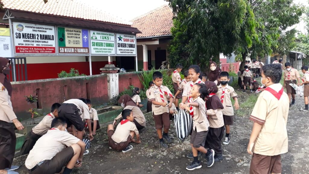 SDN 2 Rawalo Peduli Lingkungan