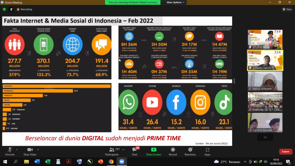 WEBINAR DUTA HUMAS PANDUCITRALOKA 2022 MENGKAJI LITERASI DIGITAL