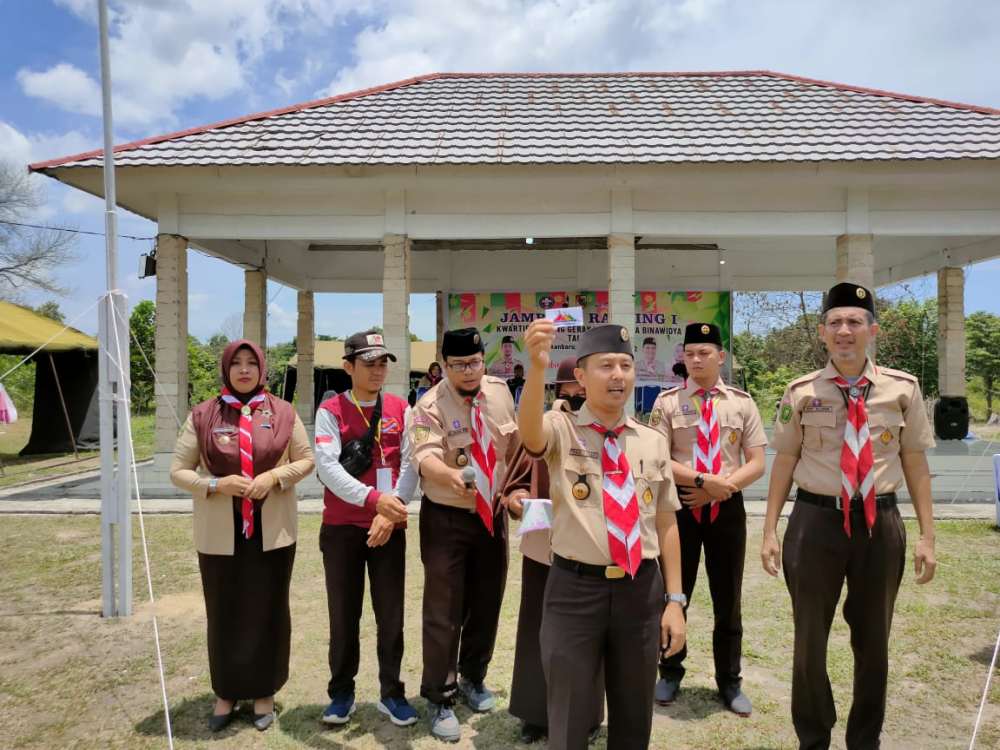 Tutup Jambore Ranting, Ketua Kwarran Binawidya Minta Peserta Terus Aktif di Gudep – Warta Pramuka