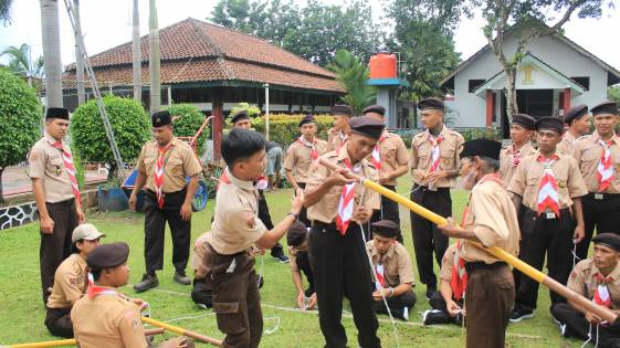 Asyiknya Kegiatan Kepramukaan WBP Di Rutan Kelas II B Purbalin Asyiknya Kegiatan Kepramukaan WBP Di Rutan Kelas II B Purbalin