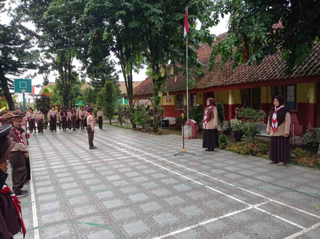 Pangkalan SDN 1 Keniten Adakan Upacara Peringatan Hari Kesaktian Pancasila