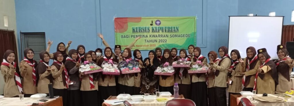 Pembina Putri Somagede Belajar Membuat Hantaran