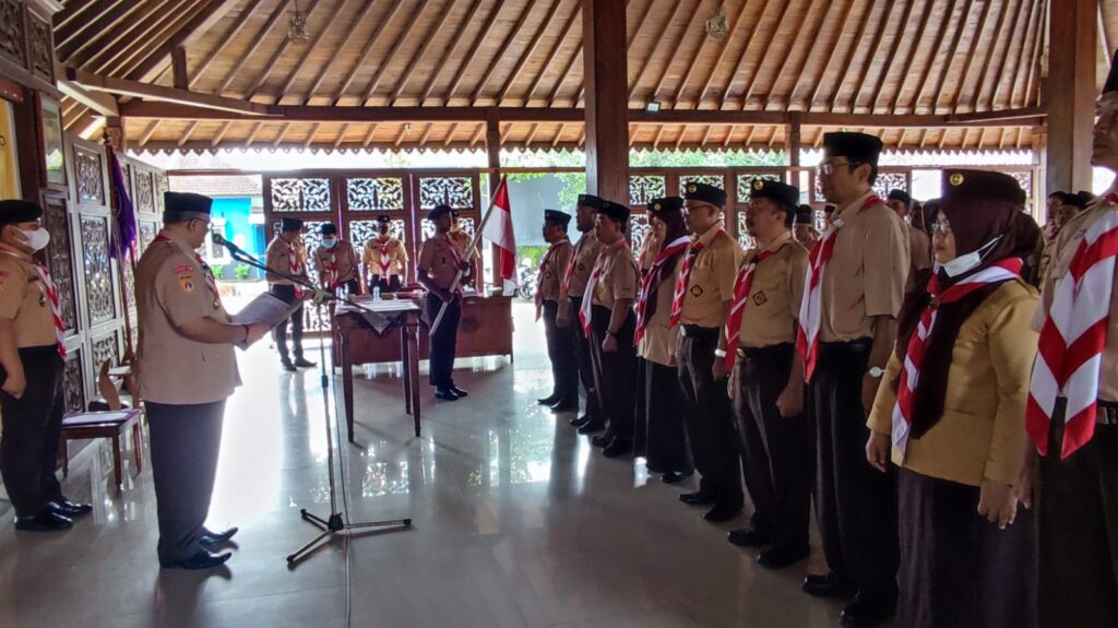 Pengurus Kwarran Ajibarang Pergantian antar waktu periode 2021 – 2024 di lantik Ka Kwarcab Pengurus Kwarran Ajibarang Pergantian antar waktu periode 2021 – 2024 di lantik Ka Kwarcab
