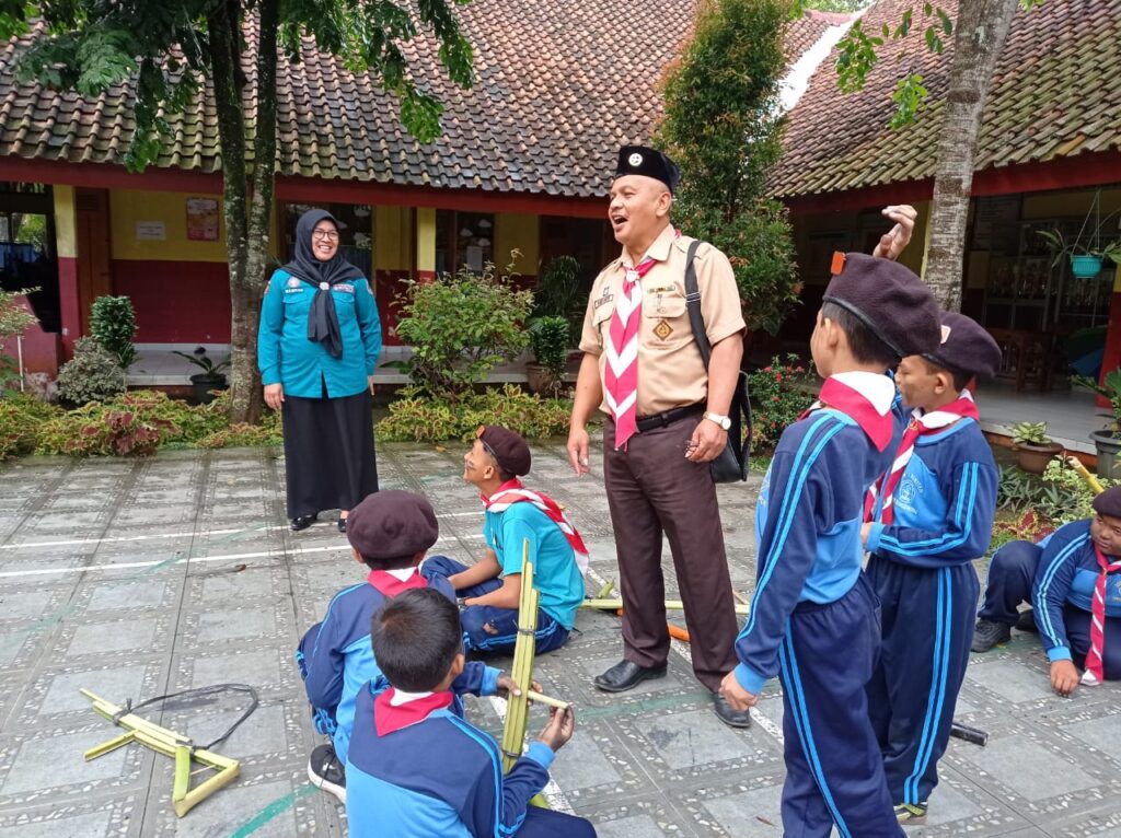 Tinjau Perjusa SDN 1 Keniten, Kak Kwarran Tertarik Tingkah Polah Peserta.