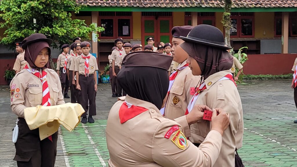 PENGGALANG SD NEGERI 1 REMPOAH IKUTI PERKEMAHAN JUMAT SABTU