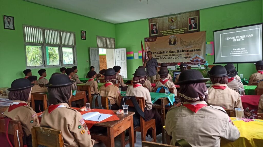 PERINGATI HARI PERS, DEWAN PENGGALANG MTs MANUDA CILONGOK DIBEKALI ILMU JURNALISTIK PERINGATI HARI PERS, DEWAN PENGGALANG MTs MANUDA CILONGOK DIBEKALI ILMU JURNALISTIK