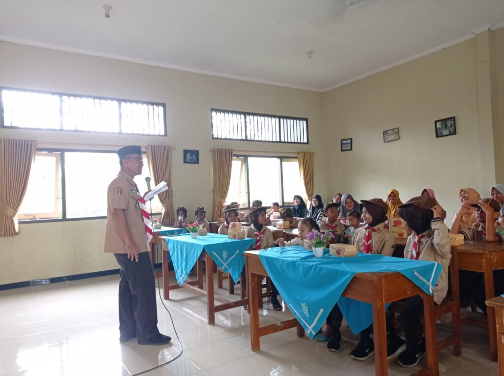 Ketua Majelis Pembimbing Ranting Kwarran Kedungbanteng Lepas Kontingen Pesta Siaga Cabang Tahun 2023 Ketua Majelis Pembimbing Ranting Kwarran Kedungbanteng Lepas Kontingen Pesta Siaga Cabang Tahun 2023