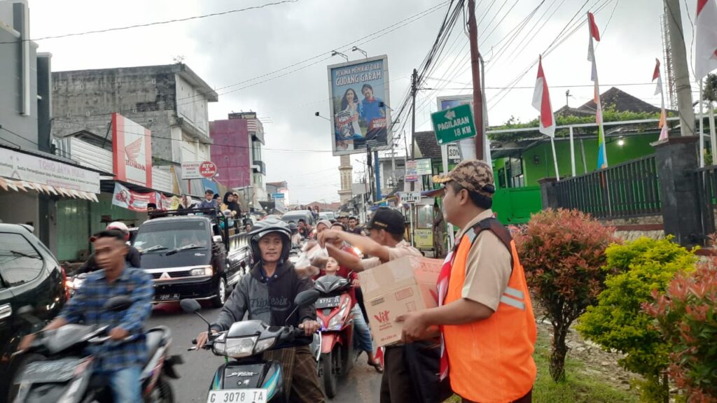 Pramuka Peduli Kwarran Bandar Bebagi Takjil