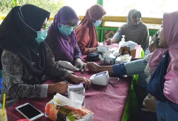 puluhan warga ikuti pemeriksaan kesehetan gratis yang diselenggarakan oleh pramuka puluhan warga ikuti pemeriksaan kesehetan gratis yang diselenggarakan oleh pramuka