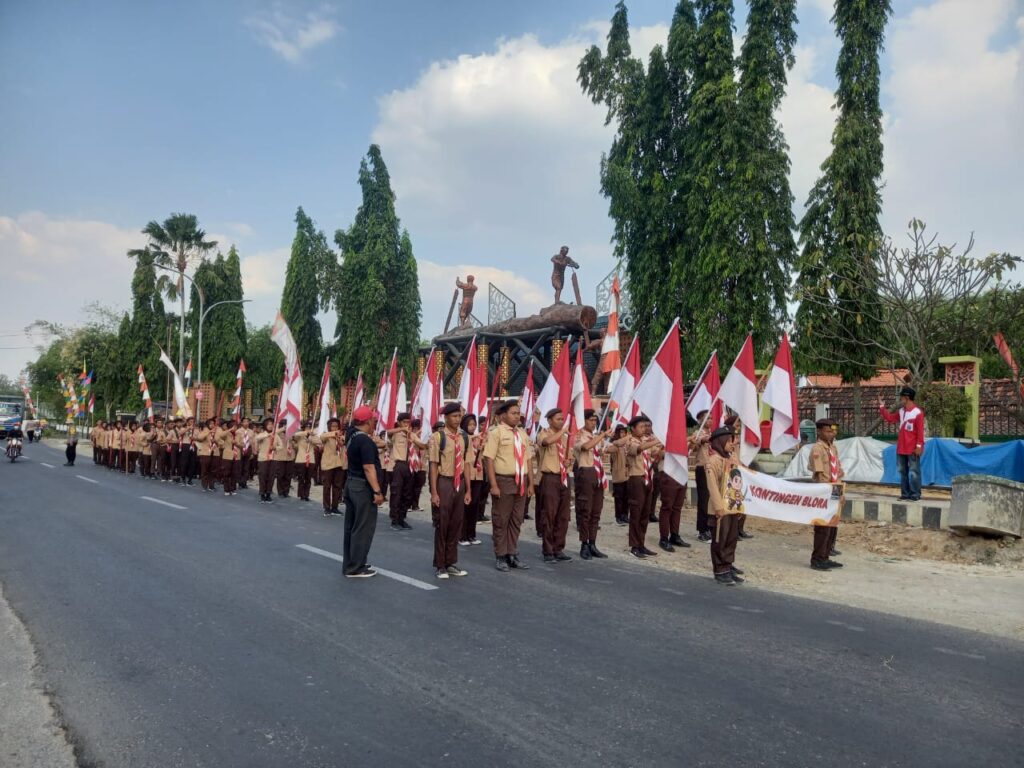 GLADI BERSIH TIMBANG TERIMA ESTAFET TUNAS KELAPA KWARCAB GROBOGAN DENGAN KWARCAB BLORA DI PERBATASAN TUGU SATE GLADI BERSIH TIMBANG TERIMA ESTAFET TUNAS KELAPA KWARCAB GROBOGAN DENGAN KWARCAB BLORA DI PERBATASAN TUGU SATE