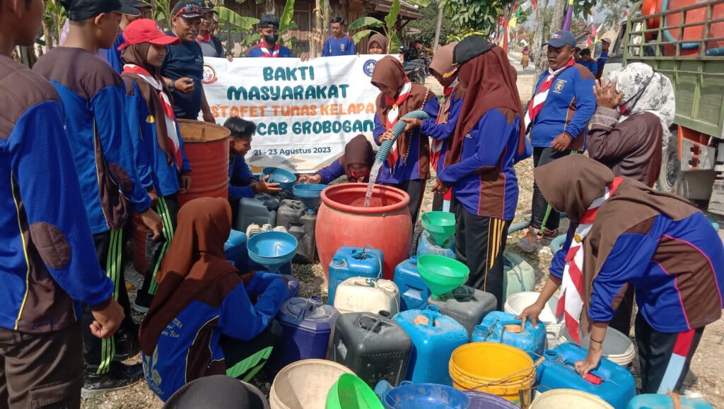 KEMARAU DI BULAN BAKTI PRAMUKA, KWARTIR CABANG GROBOGAN DROPING AIR BERSIH KEMARAU DI BULAN BAKTI PRAMUKA, KWARTIR CABANG GROBOGAN DROPING AIR BERSIH