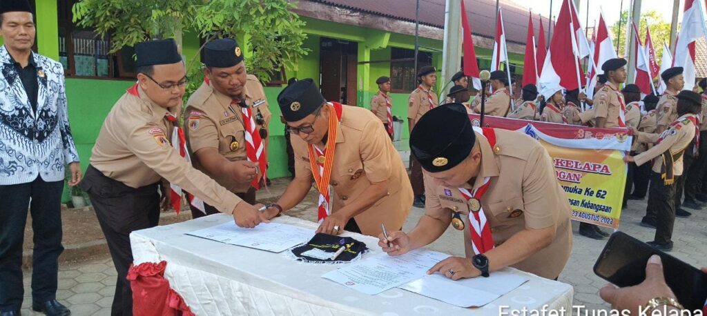 PENYERAHAN KEGIATAN ESTAFET TUNAS KELAPA TAHUN 2023 DARI KWARCAB GROBOGAN KEPADA KWARCAB DEMAK KWARDA JAWA TENGAH PENYERAHAN KEGIATAN ESTAFET TUNAS KELAPA TAHUN 2023 DARI KWARCAB GROBOGAN KEPADA KWARCAB DEMAK KWARDA JAWA TENGAH