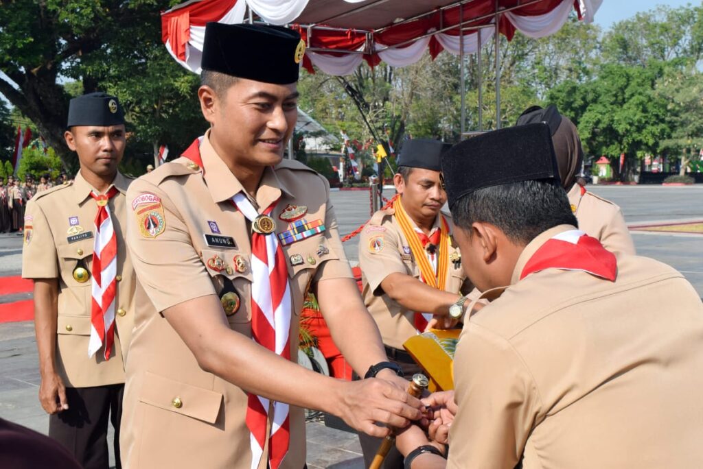 PERINGATAN HARI PRAMUKA KE-62 KETUA KWARTIR CABANG GROBOGAN AJAK GOTONG ROYONG SIAPKAN GENERASI MENDATANG PERINGATAN HARI PRAMUKA KE-62 KETUA KWARTIR CABANG GROBOGAN AJAK GOTONG ROYONG SIAPKAN GENERASI MENDATANG