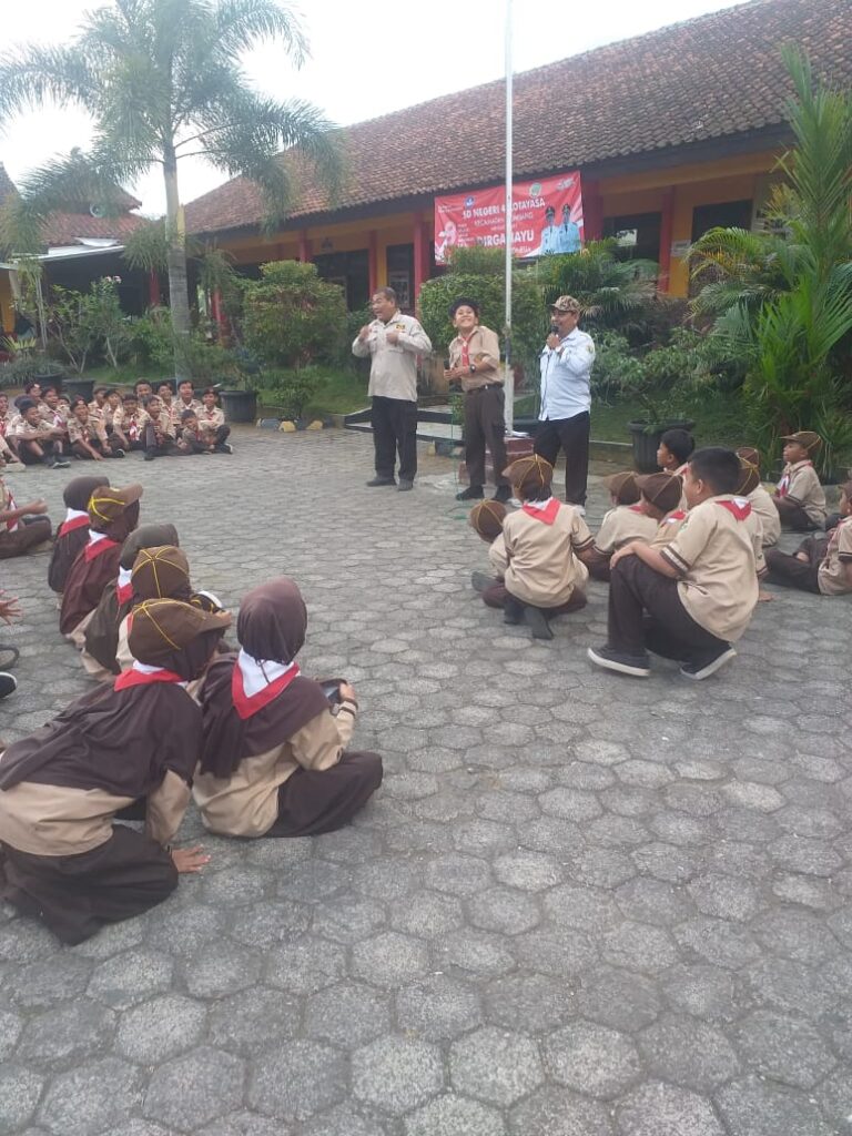 Peserta Perjusa dan Persari SDN 4 Kotayasa Dibekali Ilmu Tanggap Bencana – KWARCAB BANYUMAS Peserta Perjusa dan Persari SDN 4 Kotayasa Dibekali Ilmu Tanggap Bencana – KWARCAB BANYUMAS