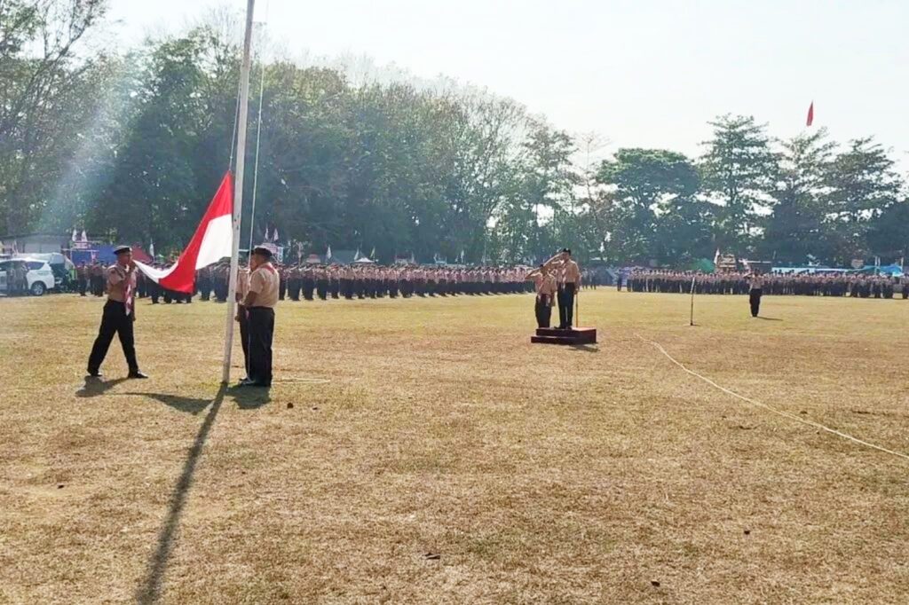 Anggota Pramuka Binaan LAPAS menjadi Pengibar Bendera