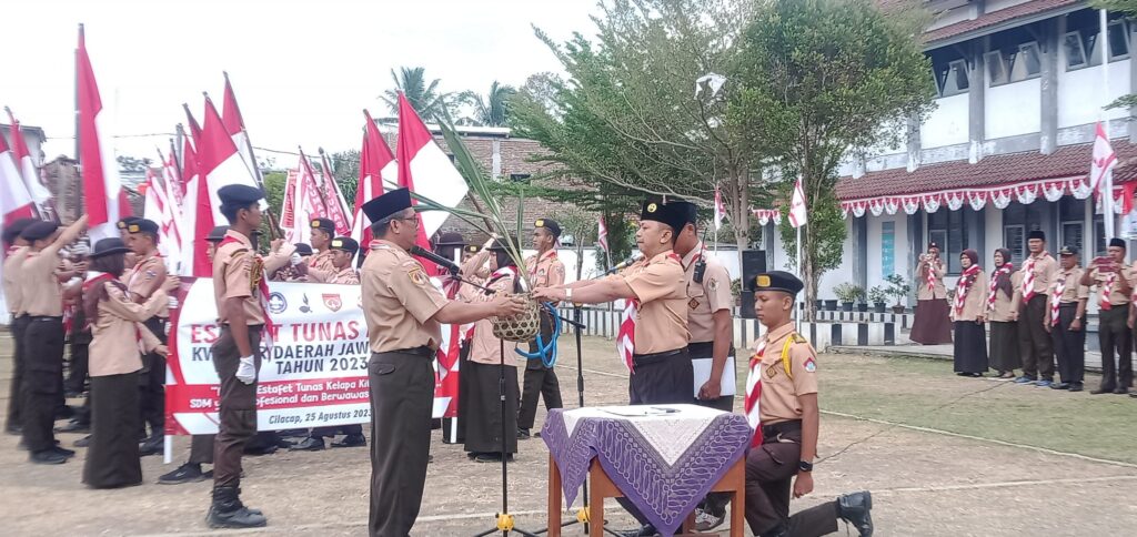 Serah terima Estafet Tunas Kelapa dari Kwarran Wangon kepada Kwarran Ajibarang – KWARCAB BANYUMAS