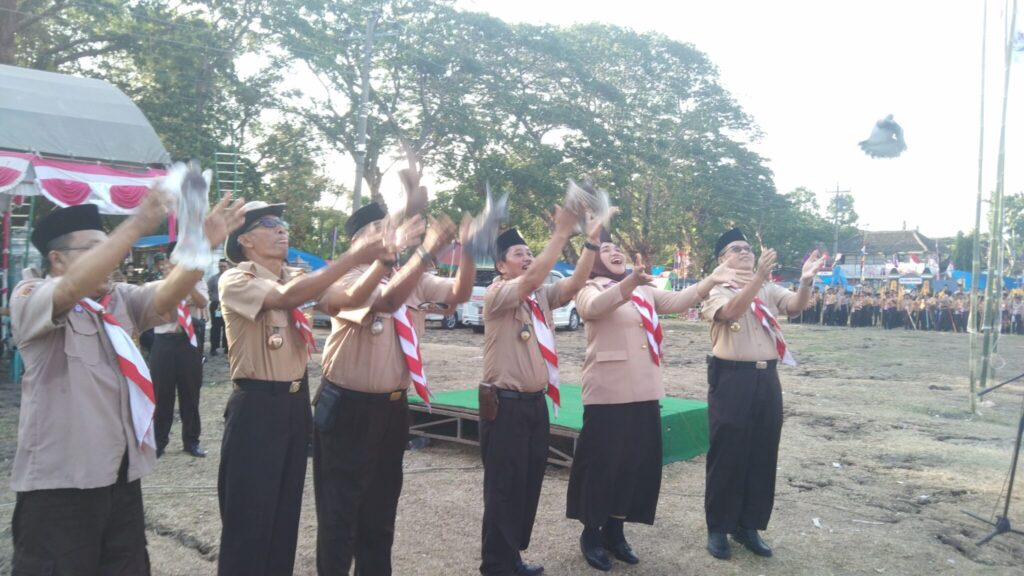 KWARRAN GODONG GELAR JAMRAN DI LAPANGAN KEMLOKO