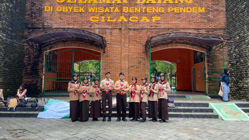 SAKA BAKTI HUSADA KWARRAN PURWOKERTO TIMUR EDUKASI WISATA DI OBYEK WISATA BENTENG PENDEM CILACAP