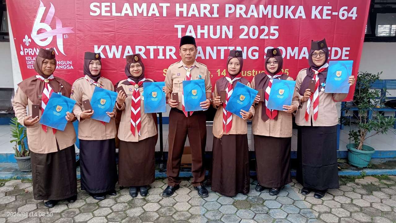 Sembilan Pramuka Dewasa Kwarran Somagede Terima Penghargaan Pancawarsa Dari Kwarda Jateng