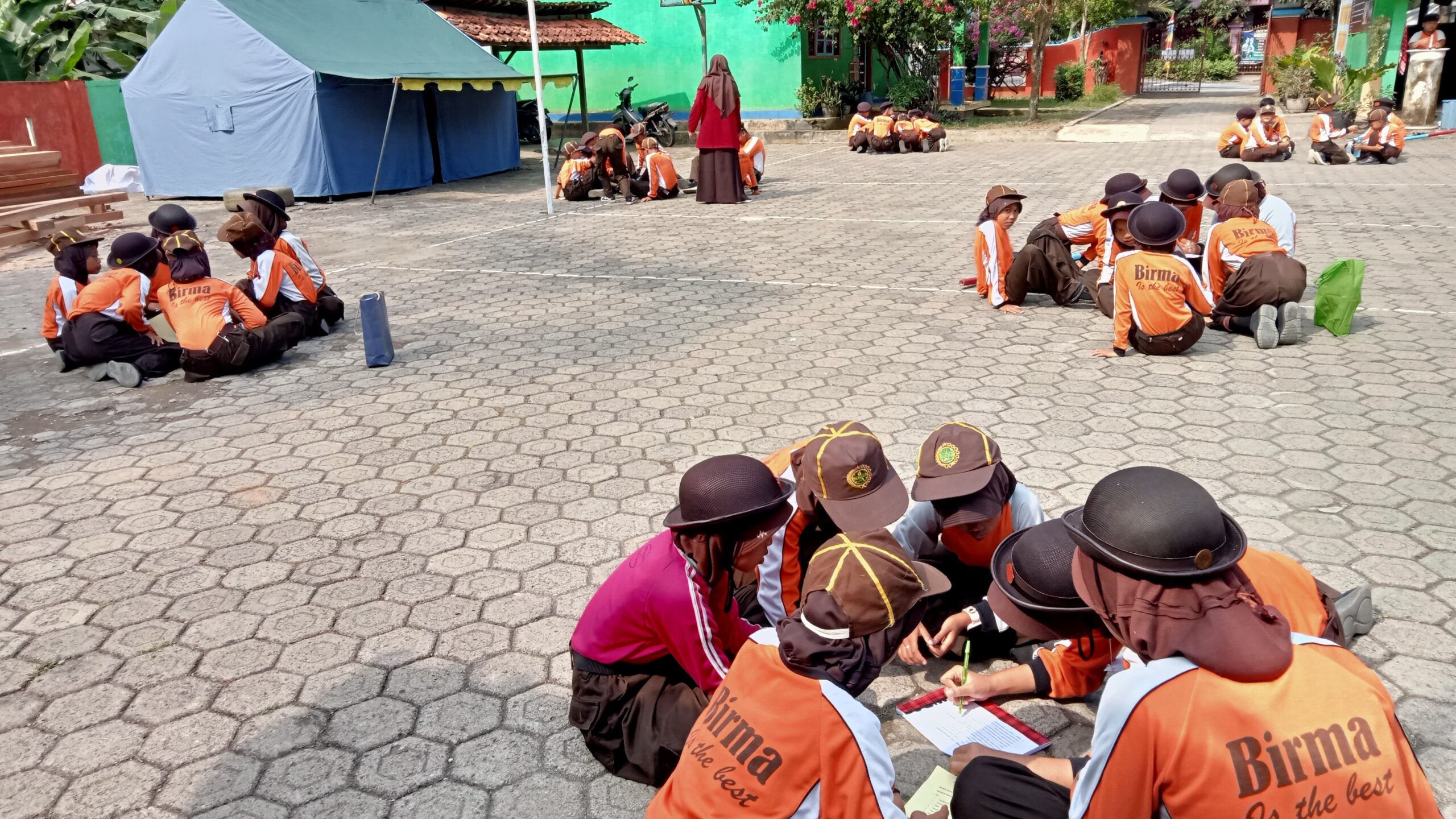 Semangat Kepramukaan Membara, Penggalang SD Negeri 5 Lumbir Tempuh Kemandirian Lewat Perjusa