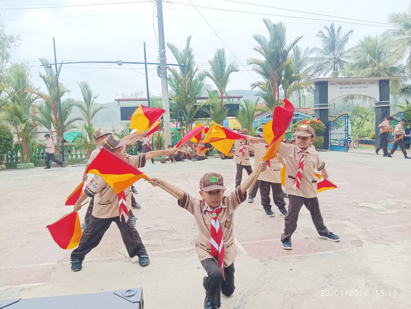 Lomba Dance Semaphore Pramuka Meriahkan Kegiatan Kepramukaan SDN Kaliputih Kwarran Purwojati