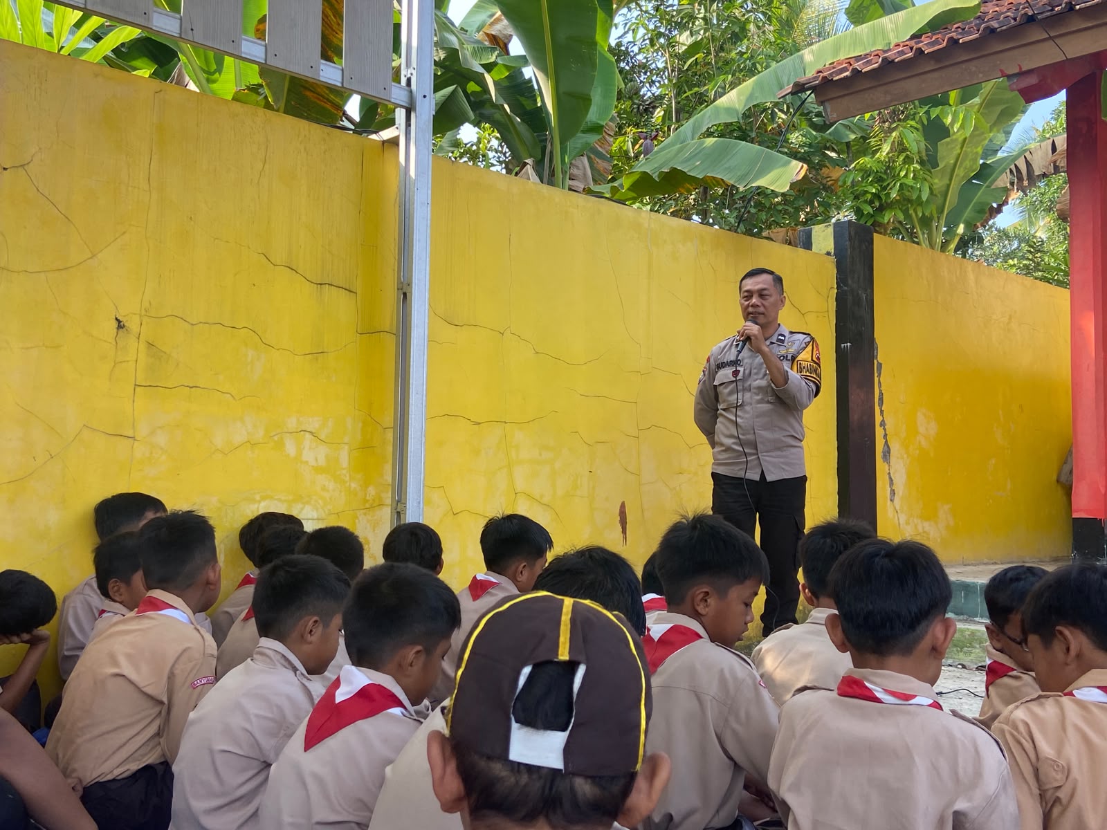 Tanamkan Karakter Positif, Pramuka SD Negeri 2 Karangmangu Ikuti Edukasi Pencegahan Bullying dan Bahaya NAPZA