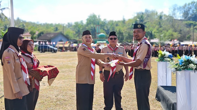 Menyemai Karakter dan Kebajikan, Jambore Ranting Lumbir 2026 Diwarnai Aksi Penyerahan Bantuan Media Belajar Al-Qur’an di Cirahab