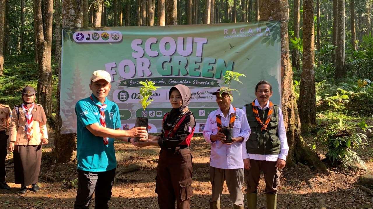 Pramuka UIN SAIZU dan Komunitas Pecinta Alam Gelar Aksi Penghijauan di Banyumas