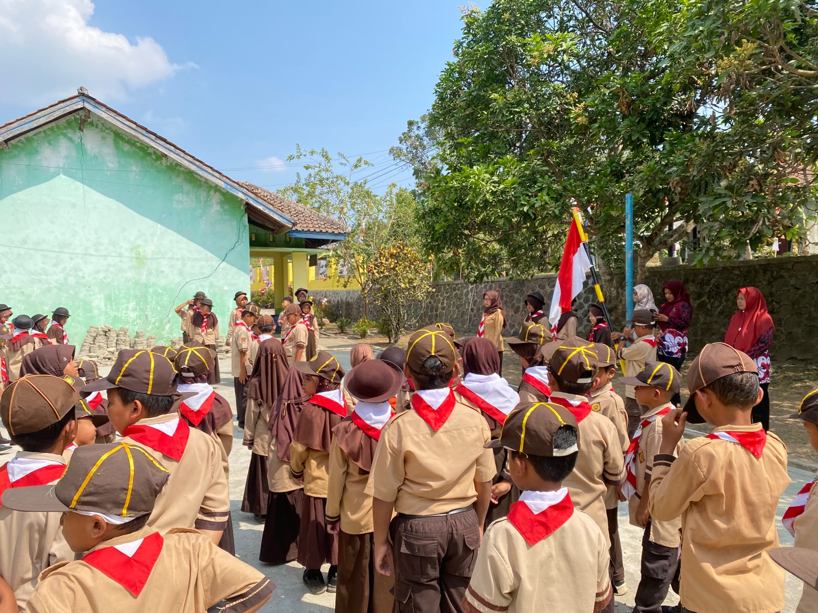 Semangat Jumat, Pramuka SDN 3 Karangtalun Kidul Perkuat Disiplin dan Kekompakan Lewat Latihan Rutin