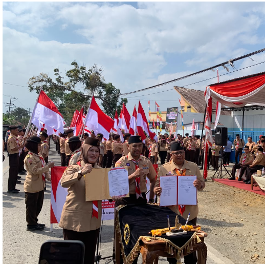 Estafet Tunas Kelapa Sanggat Meriah, Kwarcab Cilacap Serahkan Tunas Kelapa kepada Kwarcab Banyumas